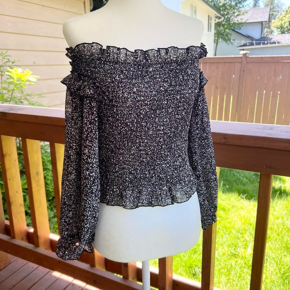 NWT Leela & Lavender off the shoulder stretch top blouse long puff sleeve
